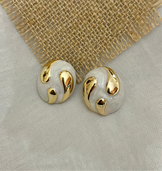 White Flow Studs
