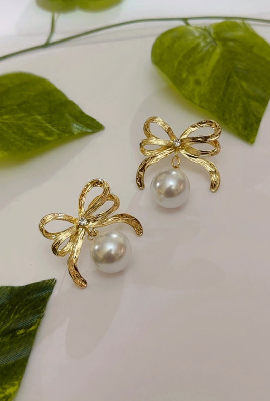 Bow & Pearl