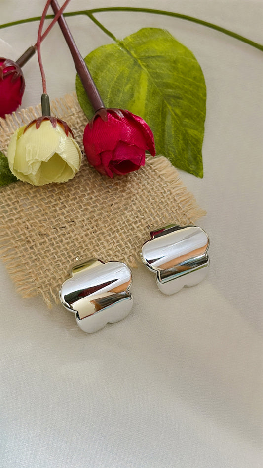 Flower Studs in Silver