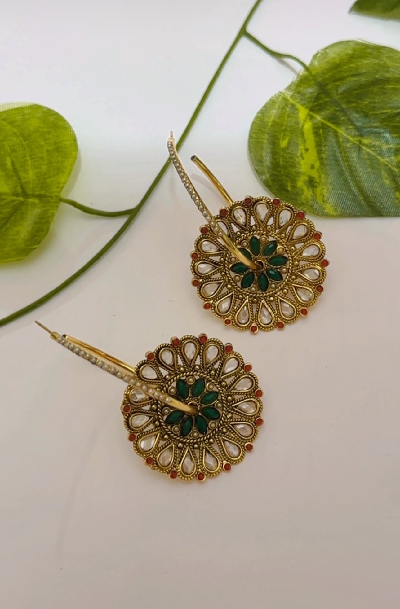 Sunaina Hoops