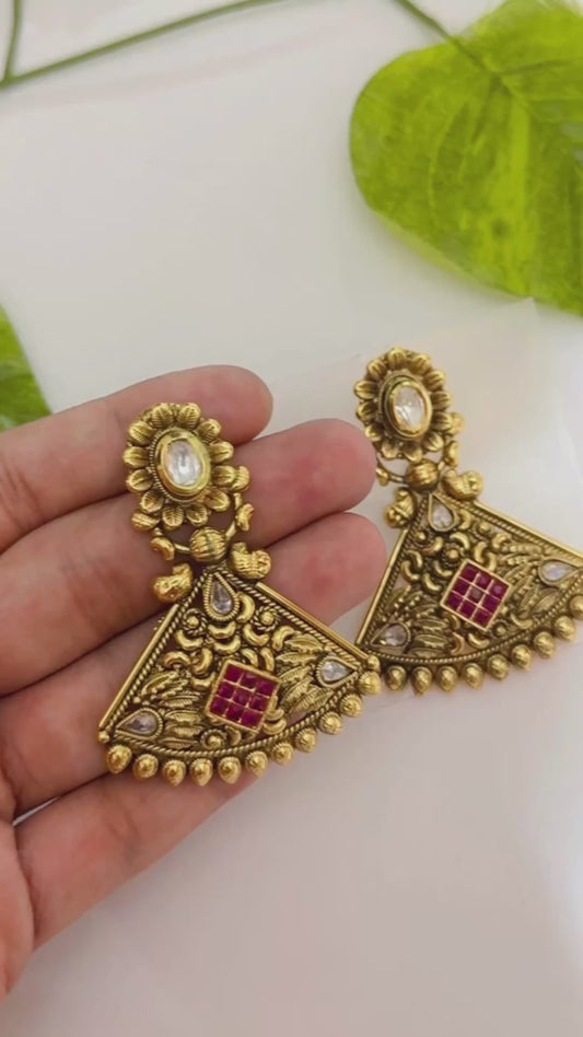 Meet Kundan Danglers